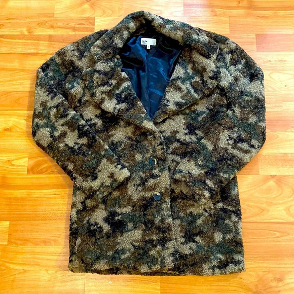 By The Way Camo Jacket - Picture 1 of 4